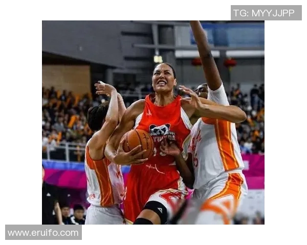 八一队与广东队激战正酣WCBA联赛精彩对决引发球迷热议 八一队与广东队激战正酣WCBA联赛精彩对决引发球迷热议